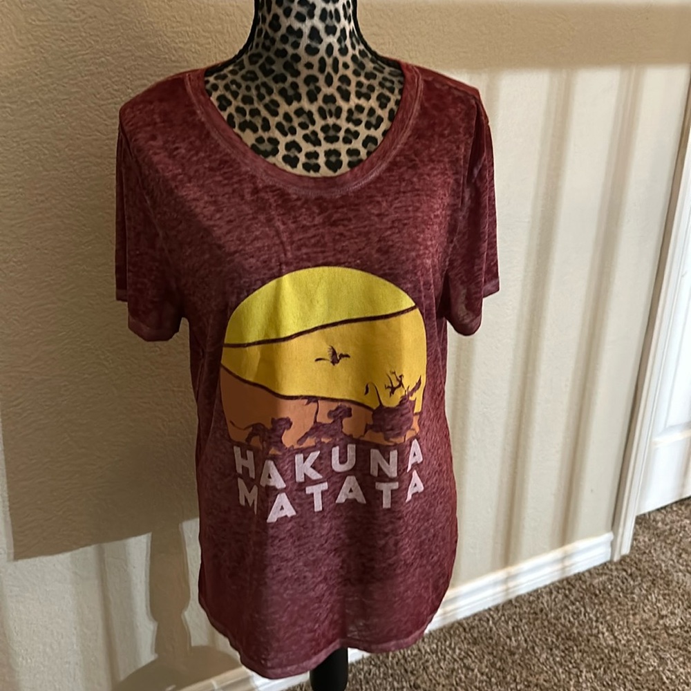 Disney short sleeve t shirt, Hakuna Matata, size XXL, great condition
